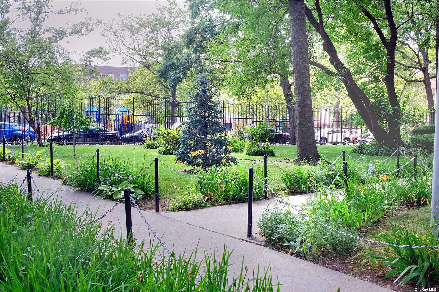 Garden path with trees and plantings at Southridge Section 4